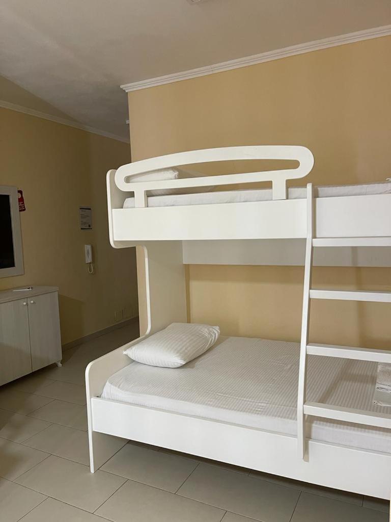 Hotel Adria Shëngjin Εξωτερικό φωτογραφία