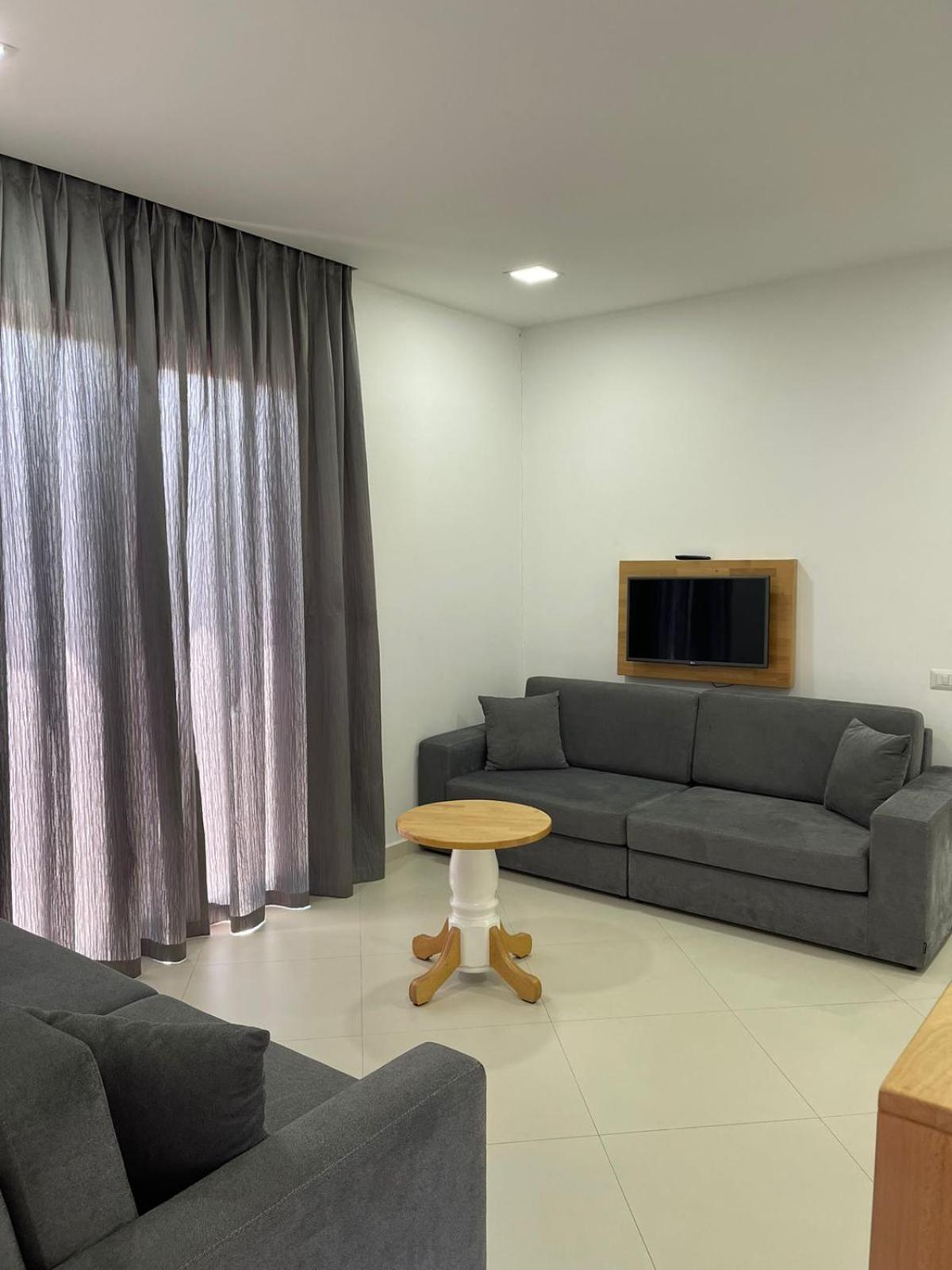 Hotel Adria Shëngjin Εξωτερικό φωτογραφία