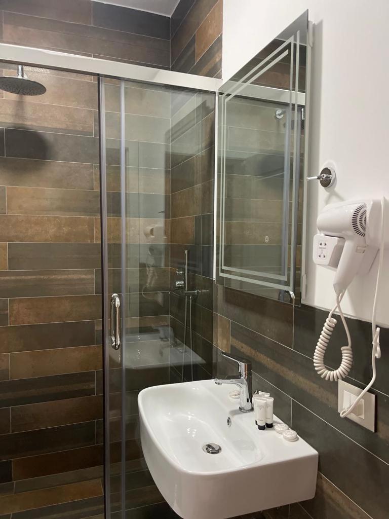 Hotel Adria Shëngjin Εξωτερικό φωτογραφία