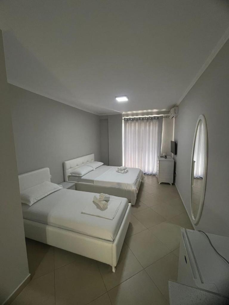 Hotel Adria Shëngjin Εξωτερικό φωτογραφία